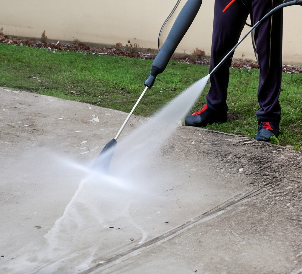 Using an Electric Pressure Washer on Concrete